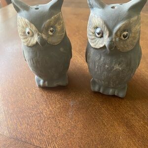 vintage ceramic owl salt and‎ pepper shakers matte grey